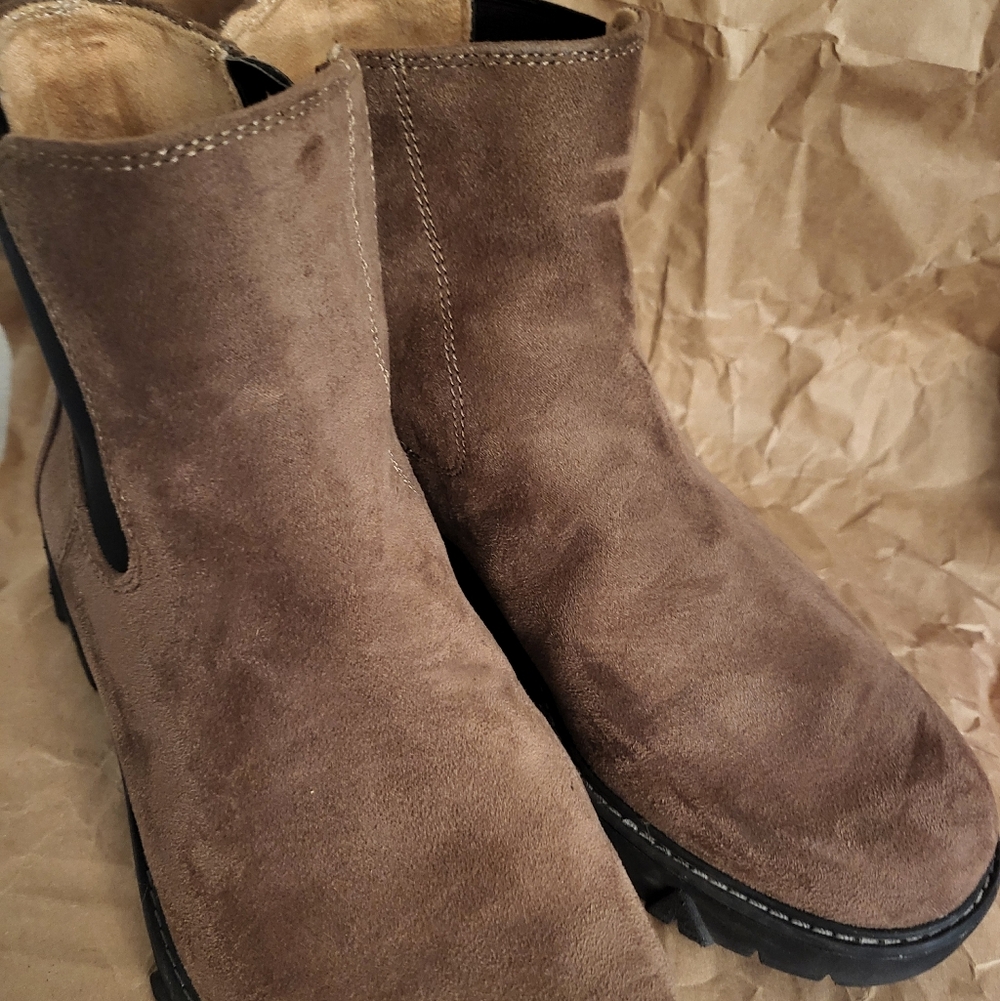 Dr SCHOLLS Brown Suede Boots